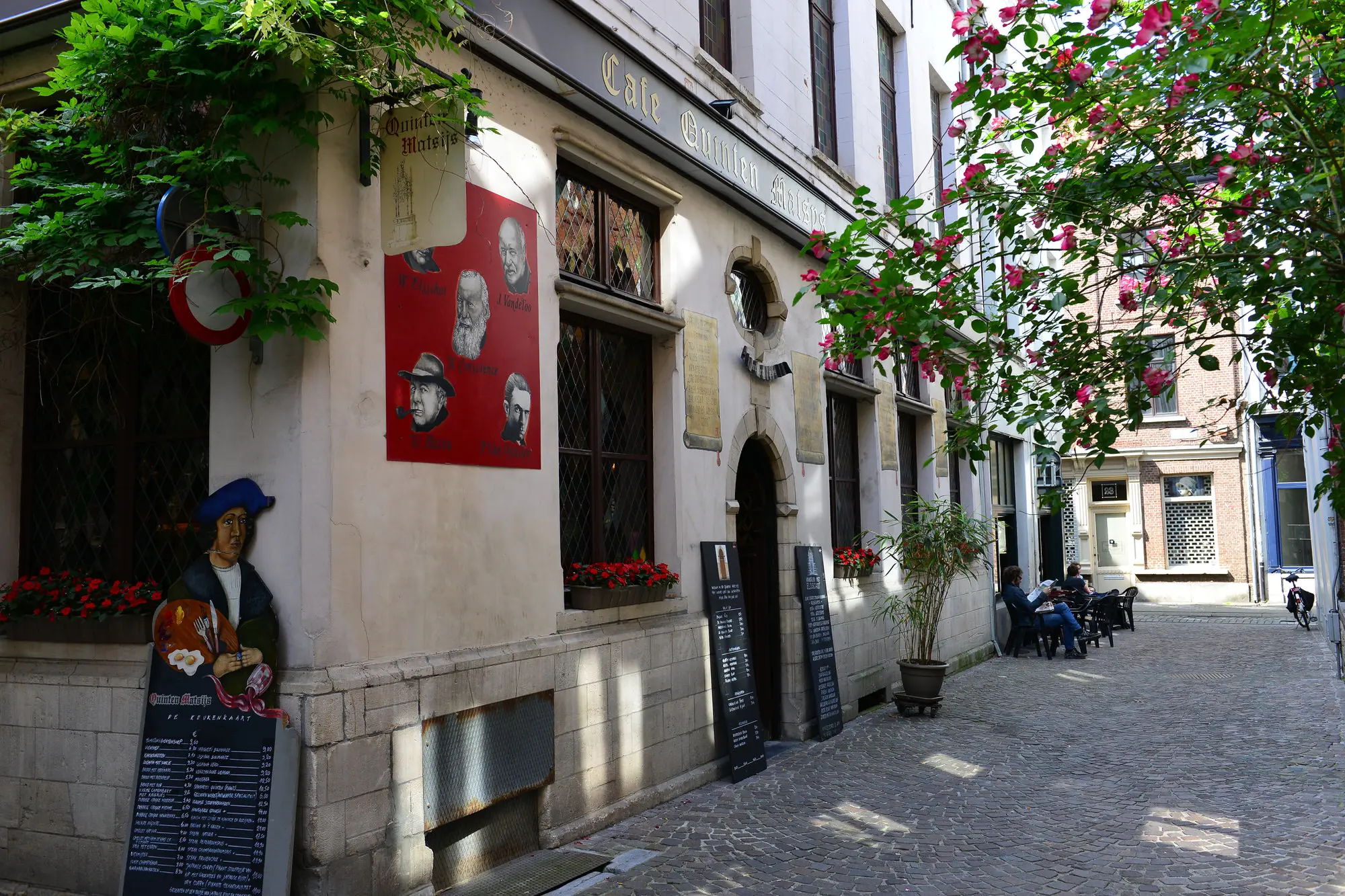 La tournée des bars bien arrosée… de culture (2h)