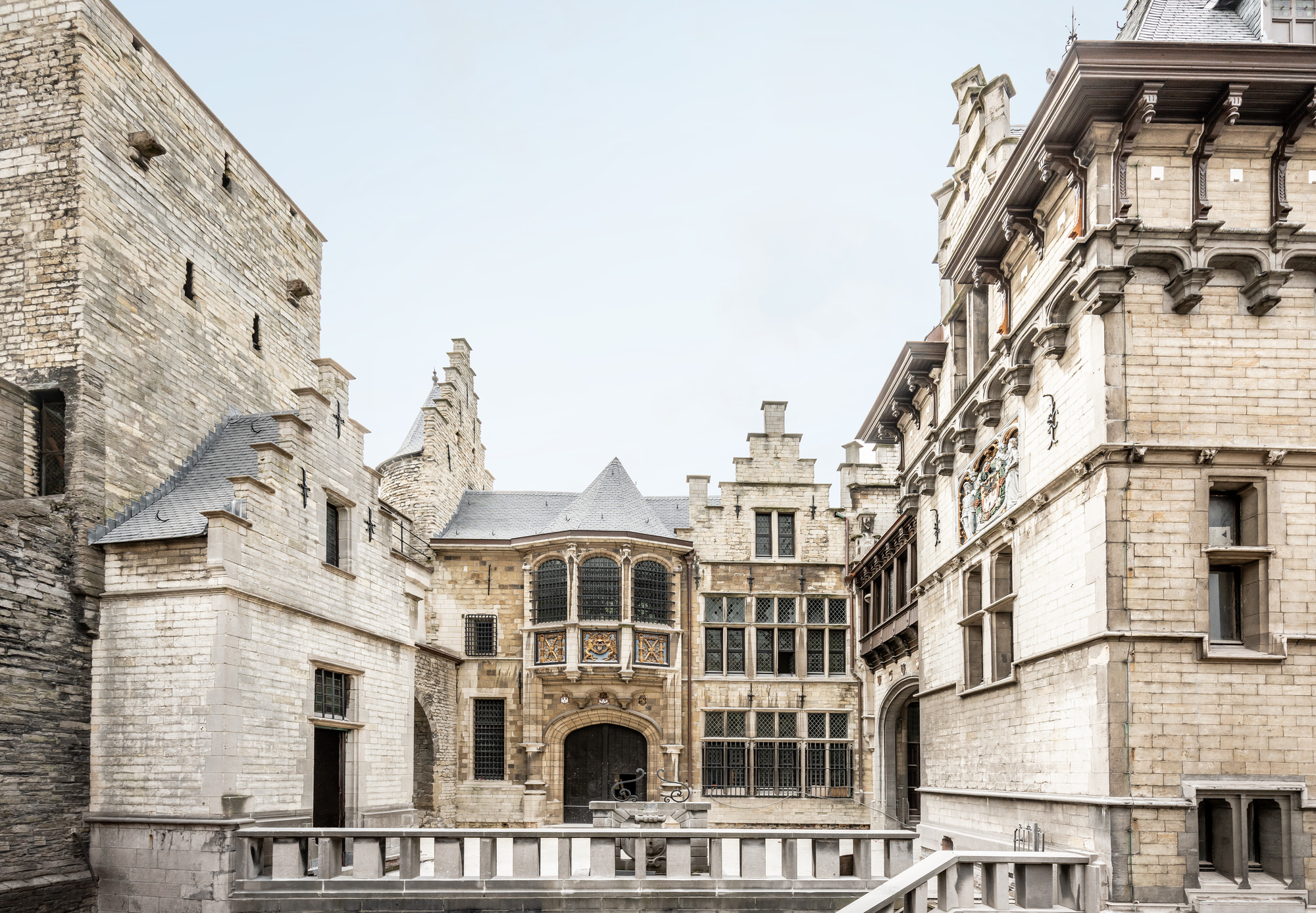 Around Het Steen: DNA of Antwerp city