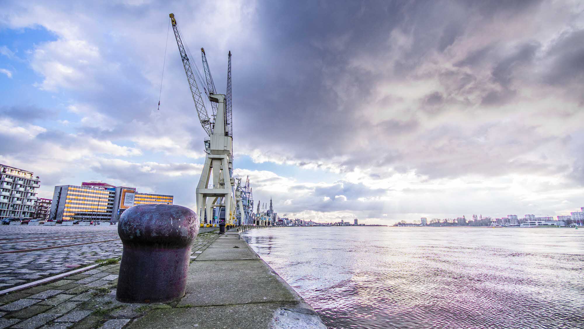 Riverbank and embankment (2h)