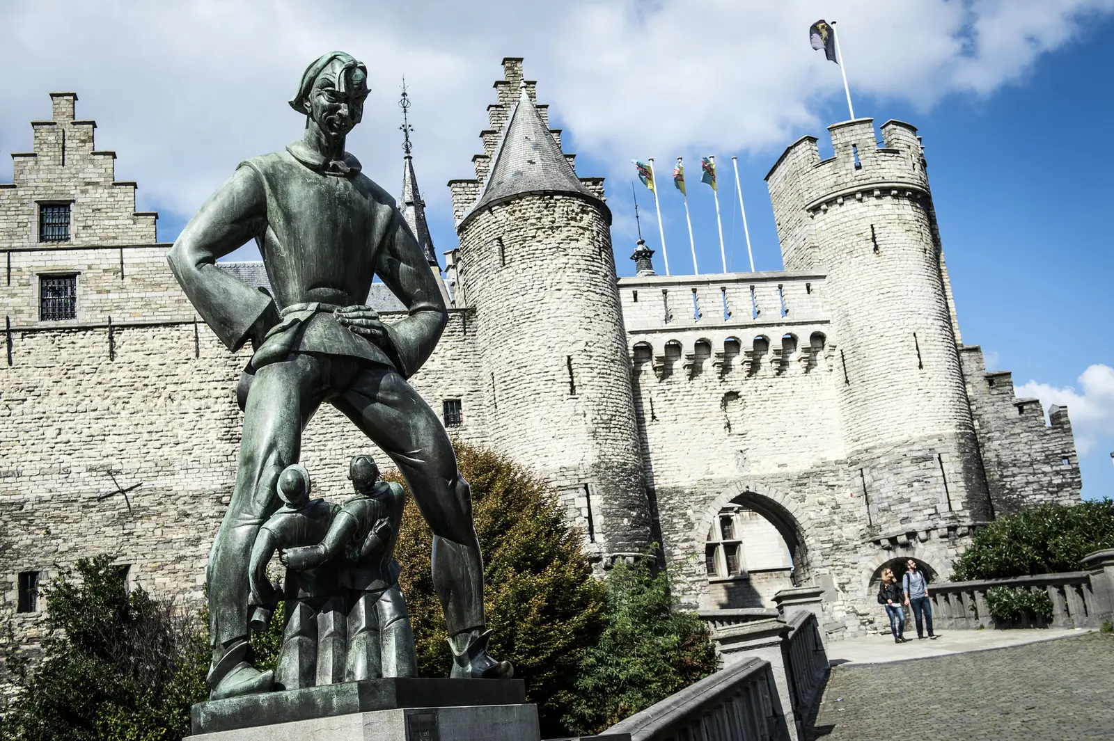 Markgraven, burggraven, burgemeesters en bajesklanten – secundair onderwijs