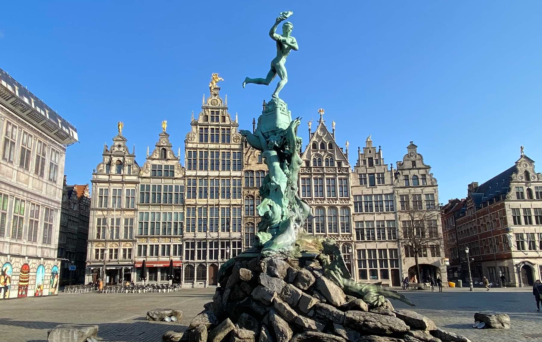 Antwerpen und seine Kathedrale heißen Sie wilkommen