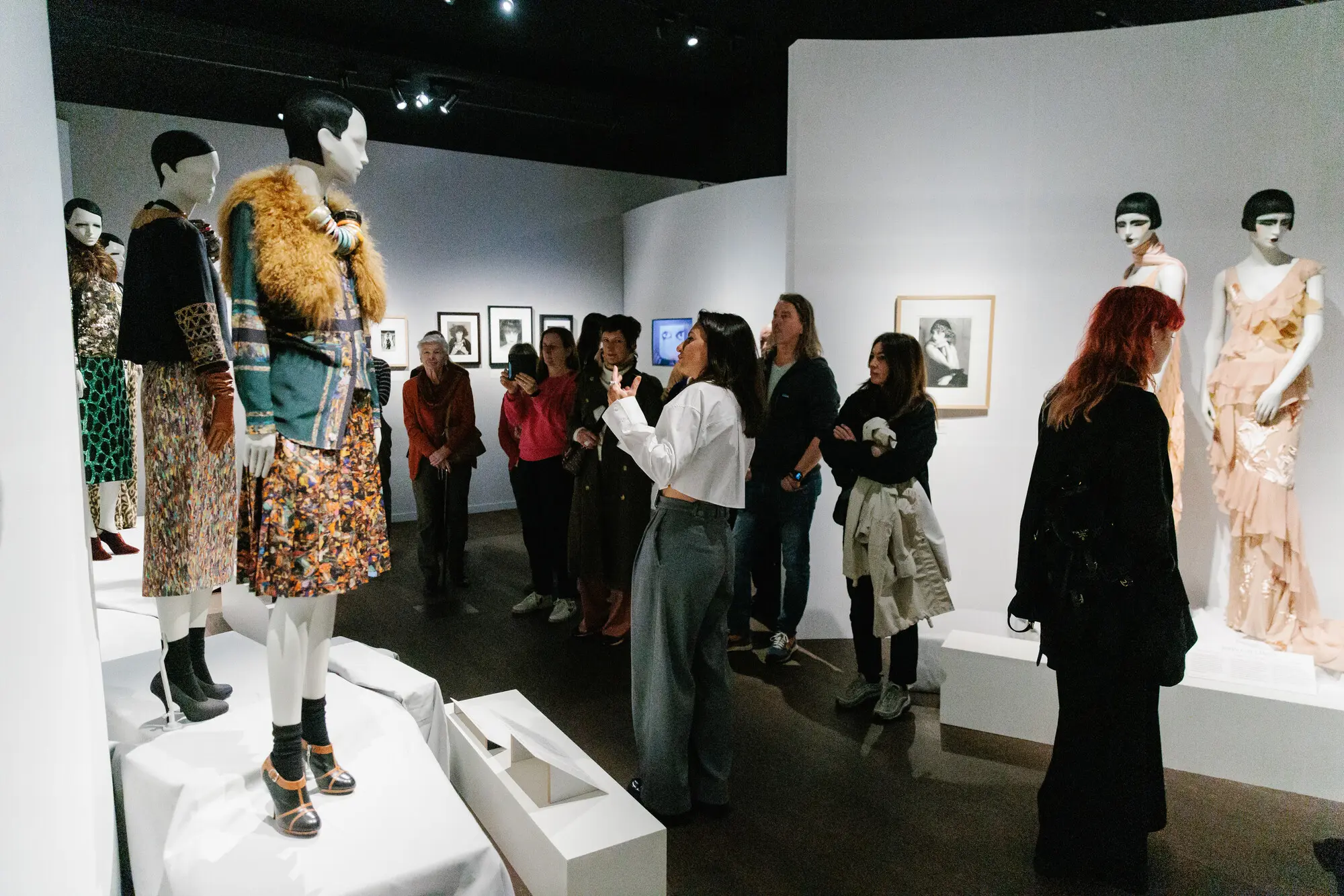 Lazy Sunday: MoMu tijdelijke expo met VGT tolk (rondleiding) | individueel ticket