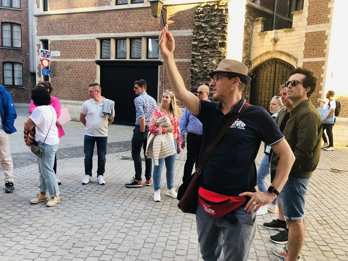 The Antwerp Fake News Tour