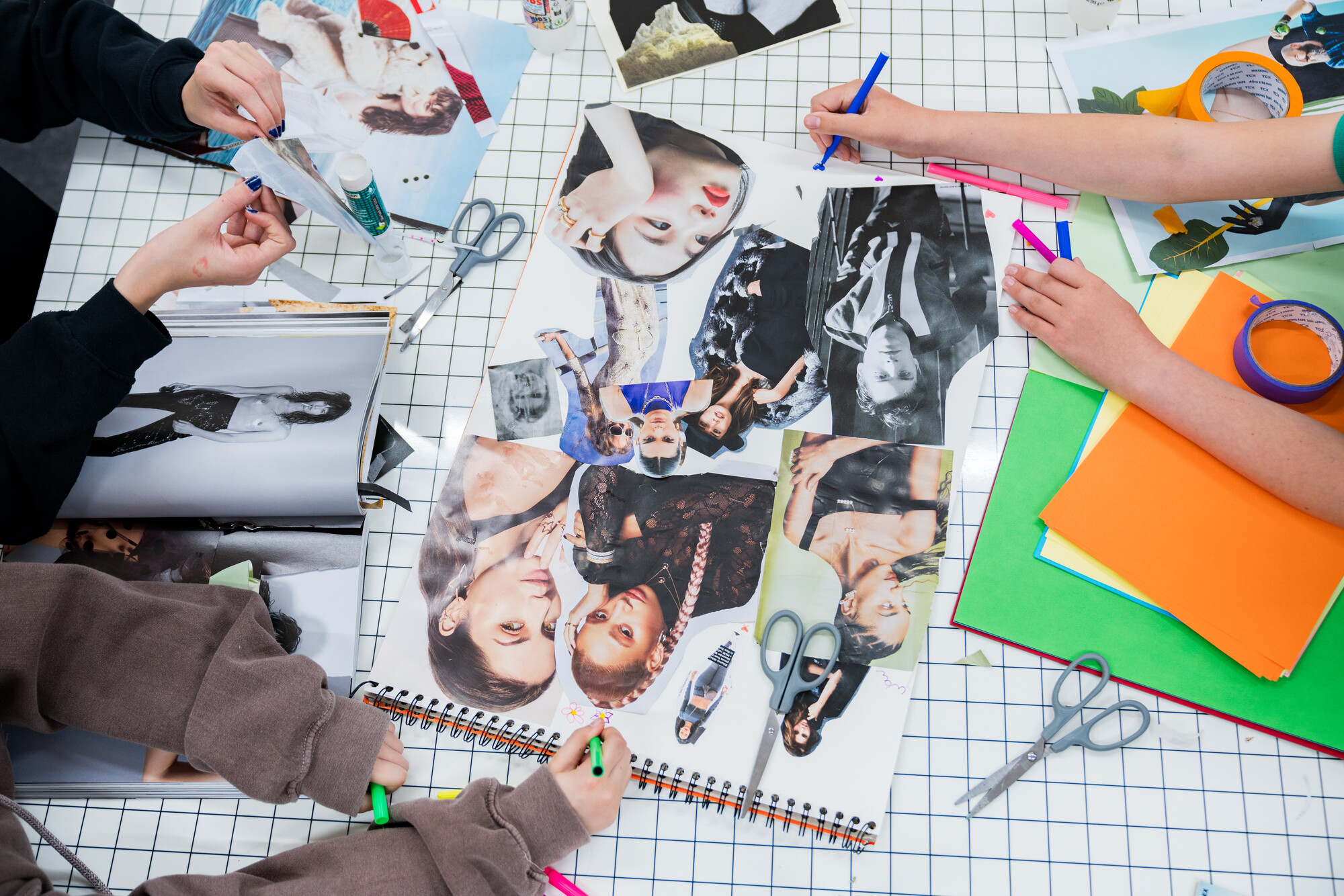 Interactive visit: Fashion & Interiors. A Gendered Affair. – primary education