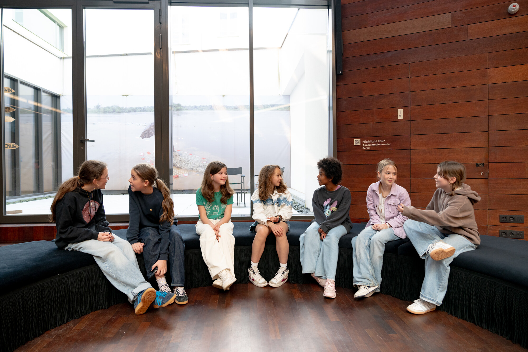 Interactive visit: Fashion & Interiors. A Gendered Affair. – primary education
